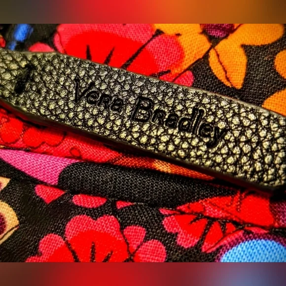 Vera Bradley Wallet/Passport holder. NWOT - Picture 2 of 4